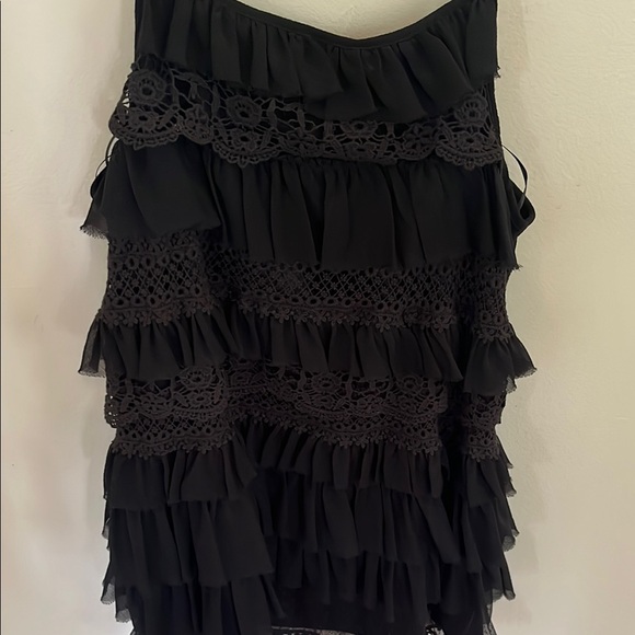 Casting Black Lace Ruffle Top - Picture 4 of 9